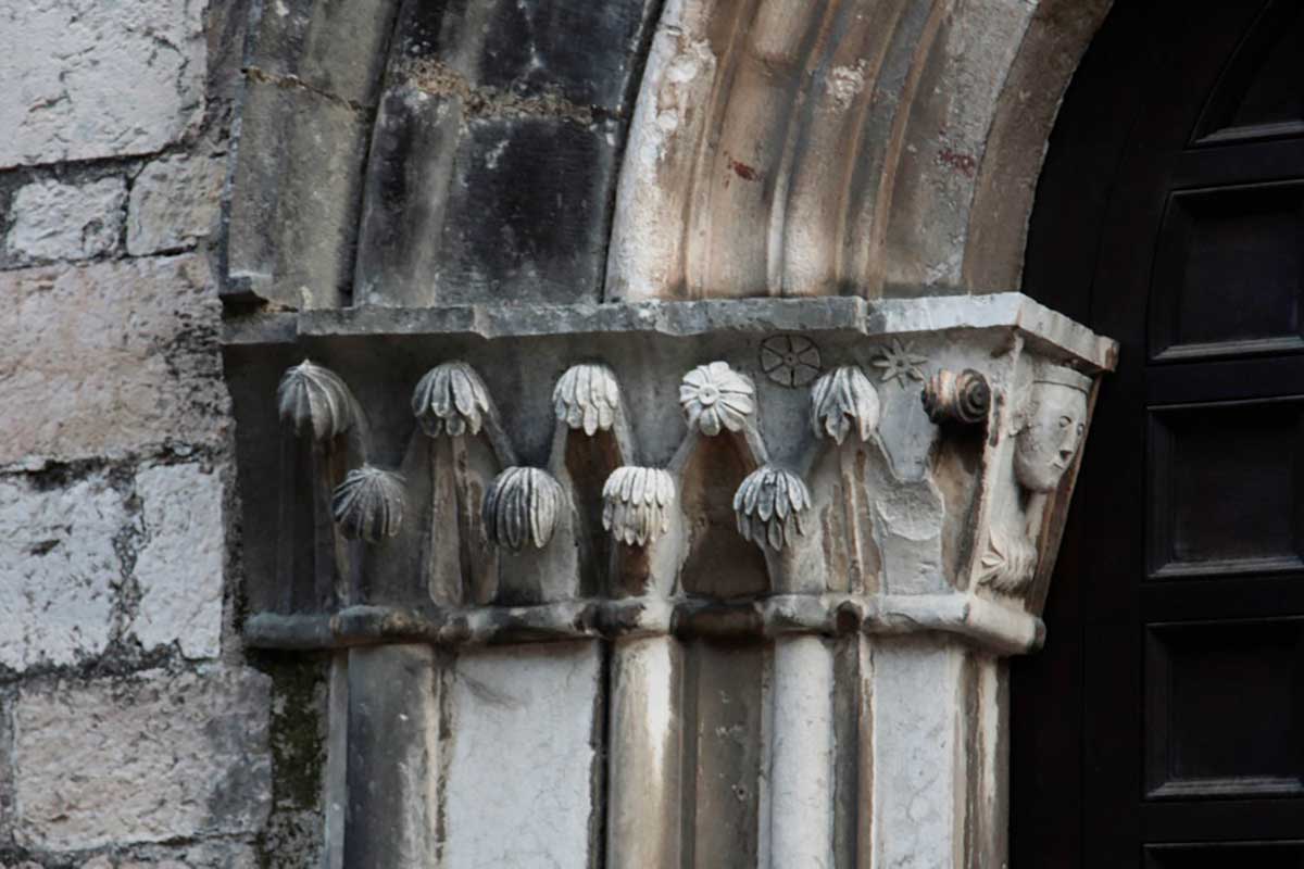 Un famoso e splendido monastero sul Lago di Garda