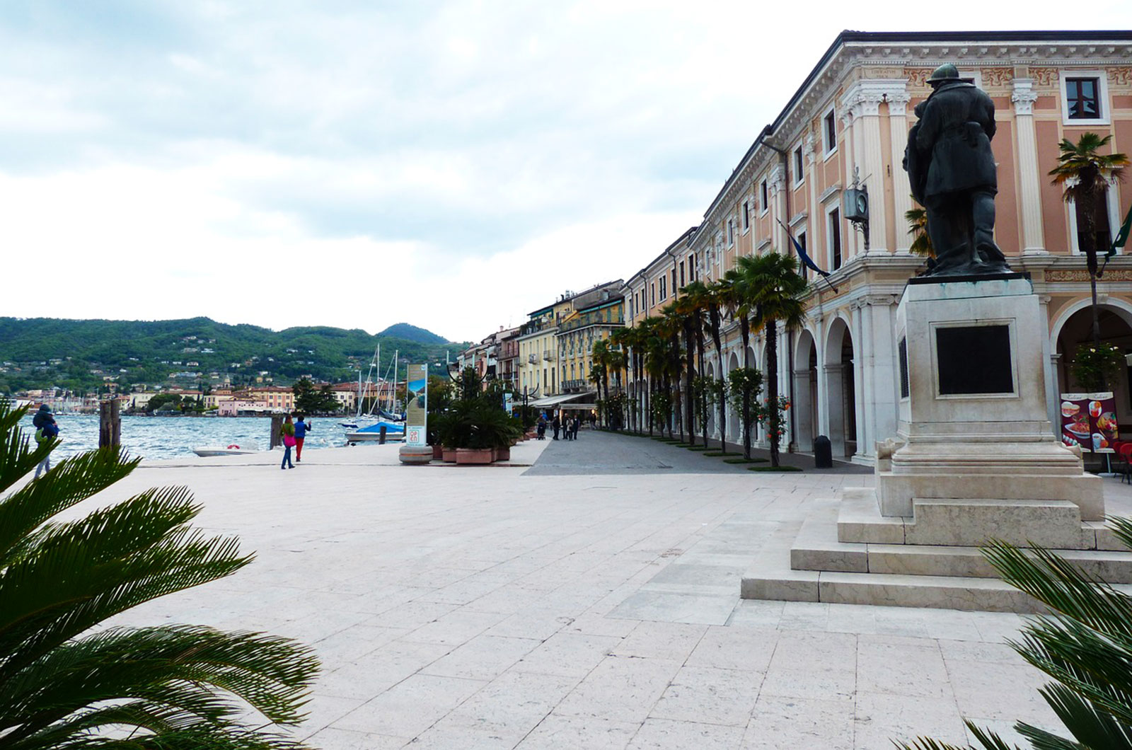 Salò das elegante Wohnzimmer am Gardasee