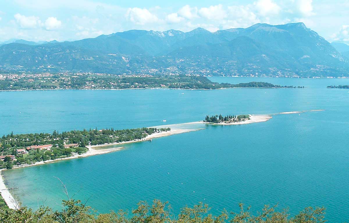 Die Isola dei Conigli am Gardasee ist zu Fuß erreichbar