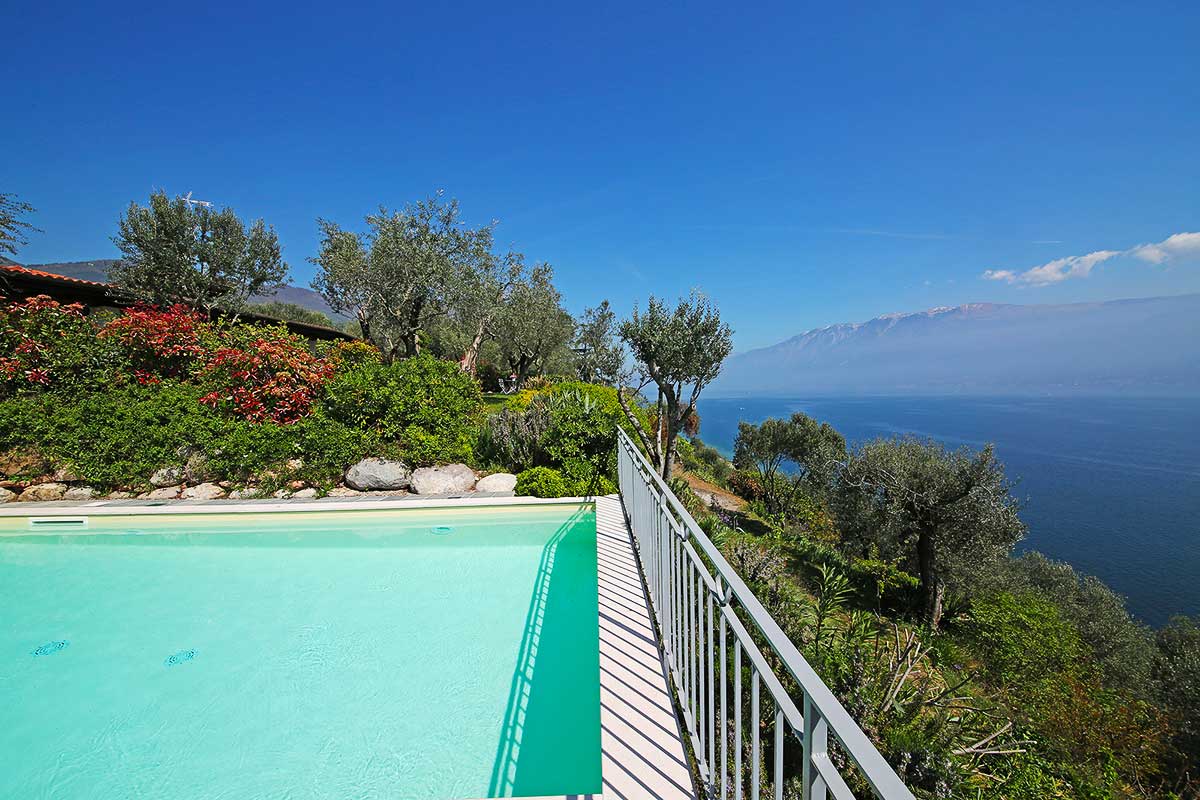 Appartamenti vacanze con piscina riscaldata sul lago di Garda