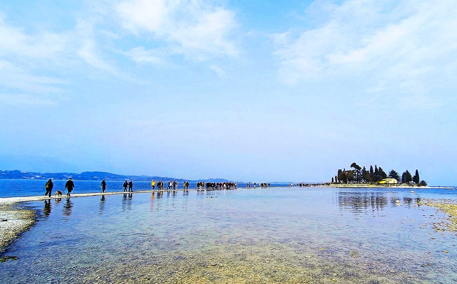 The Isola dei Conigli on Lake Garda is within walking distance